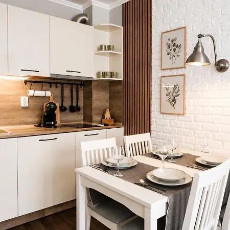 Cozy & Elegant Апартамент *